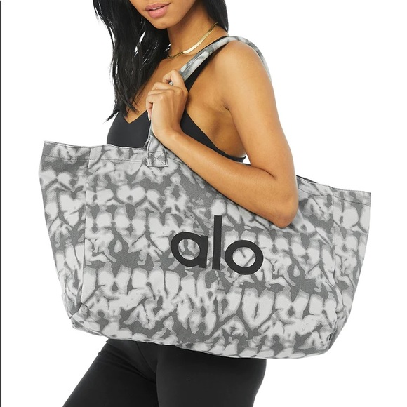 Alo Yoga Shopper Tote - Picture 2 of 3